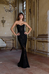 The Athena Set in Black Chantilly Lace